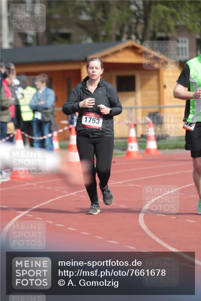 13.04.2025 - Hammer Lauf A. Gomolzig http://msf.ph/oto/7661678 13.04.2025 10:50:58 Ziel 589, 1752, 1753 meine-sportfotos.de