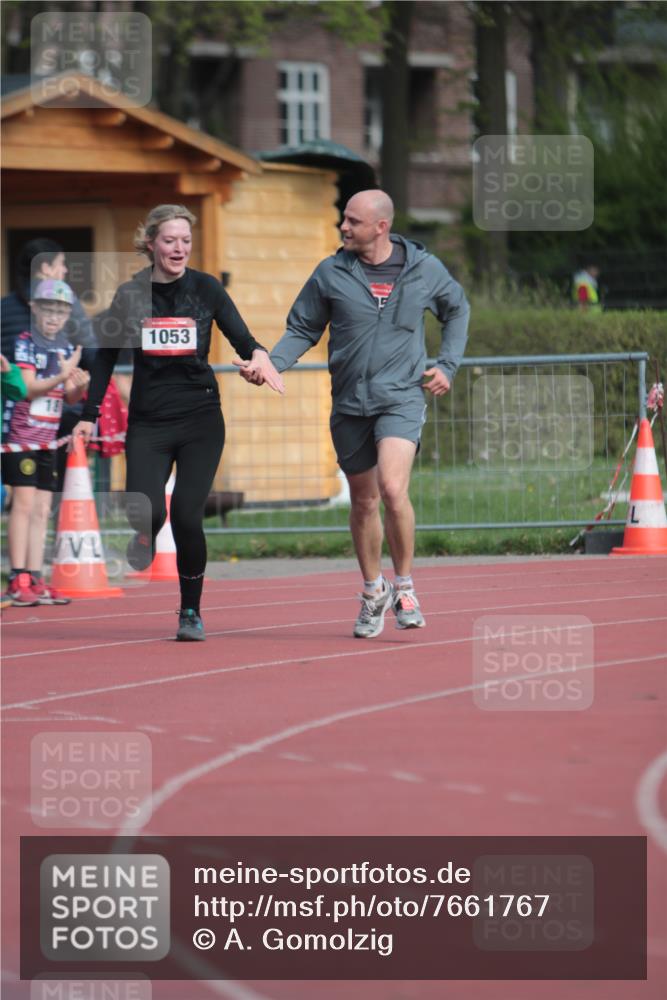 13.04.2025 - Hammer Lauf A. Gomolzig http://msf.ph/oto/7661767 13.04.2025 10:51:53 Ziel 1053, 1054 meine-sportfotos.de