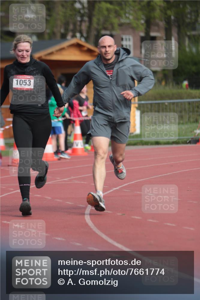 13.04.2025 - Hammer Lauf A. Gomolzig http://msf.ph/oto/7661774 13.04.2025 10:51:57 Ziel 666, 1053, 1054 meine-sportfotos.de