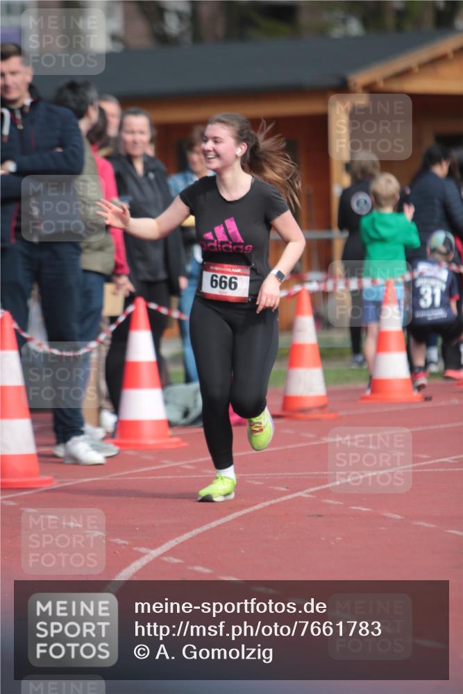 13.04.2025 - Hammer Lauf A. Gomolzig http://msf.ph/oto/7661783 13.04.2025 10:52:03 Ziel 562, 666, 922 meine-sportfotos.de