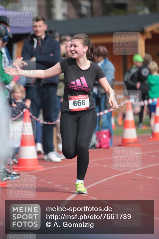 13.04.2025 - Hammer Lauf A. Gomolzig http://msf.ph/oto/7661789 13.04.2025 10:52:04 Ziel 562, 666, 922 meine-sportfotos.de