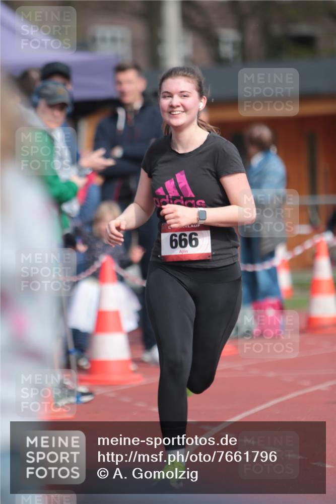 13.04.2025 - Hammer Lauf A. Gomolzig http://msf.ph/oto/7661796 13.04.2025 10:52:05 Ziel 562, 666, 922 meine-sportfotos.de