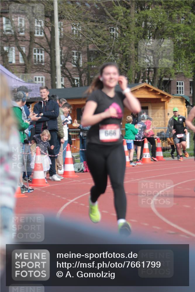 13.04.2025 - Hammer Lauf A. Gomolzig http://msf.ph/oto/7661799 13.04.2025 10:52:06 Ziel 562, 666, 922 meine-sportfotos.de
