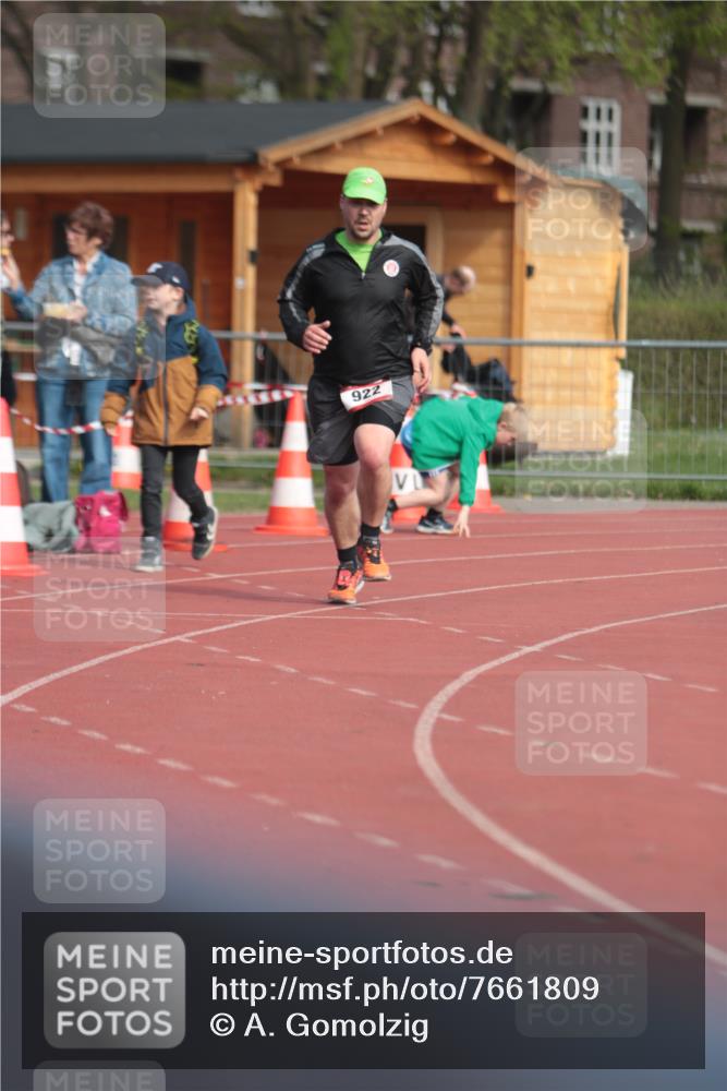 13.04.2025 - Hammer Lauf A. Gomolzig http://msf.ph/oto/7661809 13.04.2025 10:52:10 Ziel 922 meine-sportfotos.de
