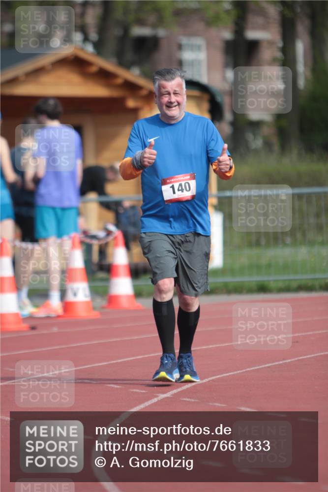 13.04.2025 - Hammer Lauf A. Gomolzig http://msf.ph/oto/7661833 13.04.2025 10:52:33 Ziel 140, 1067 meine-sportfotos.de
