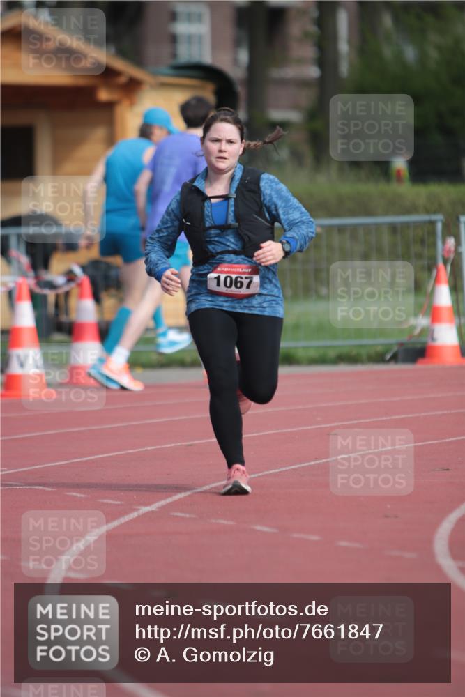 13.04.2025 - Hammer Lauf A. Gomolzig http://msf.ph/oto/7661847 13.04.2025 10:52:39 Ziel 140, 1067 meine-sportfotos.de