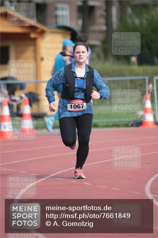 13.04.2025 - Hammer Lauf A. Gomolzig http://msf.ph/oto/7661849 13.04.2025 10:52:40 Ziel 140, 1067 meine-sportfotos.de