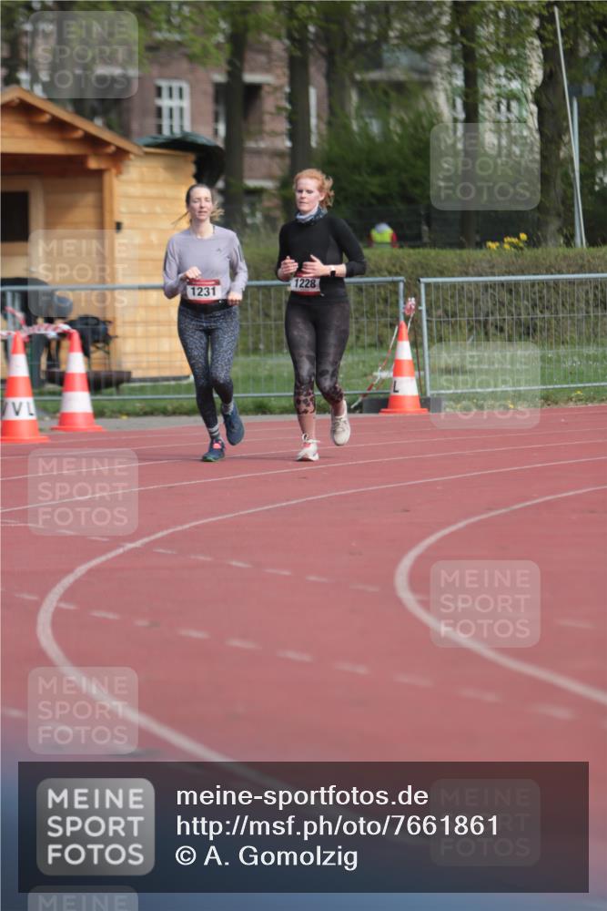 13.04.2025 - Hammer Lauf A. Gomolzig http://msf.ph/oto/7661861 13.04.2025 10:52:46 Ziel 1228, 1231 meine-sportfotos.de