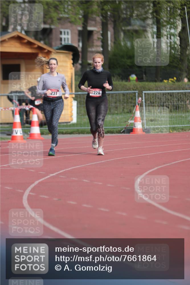 13.04.2025 - Hammer Lauf A. Gomolzig http://msf.ph/oto/7661864 13.04.2025 10:52:47 Ziel 345, 616, 1228, 1231 meine-sportfotos.de