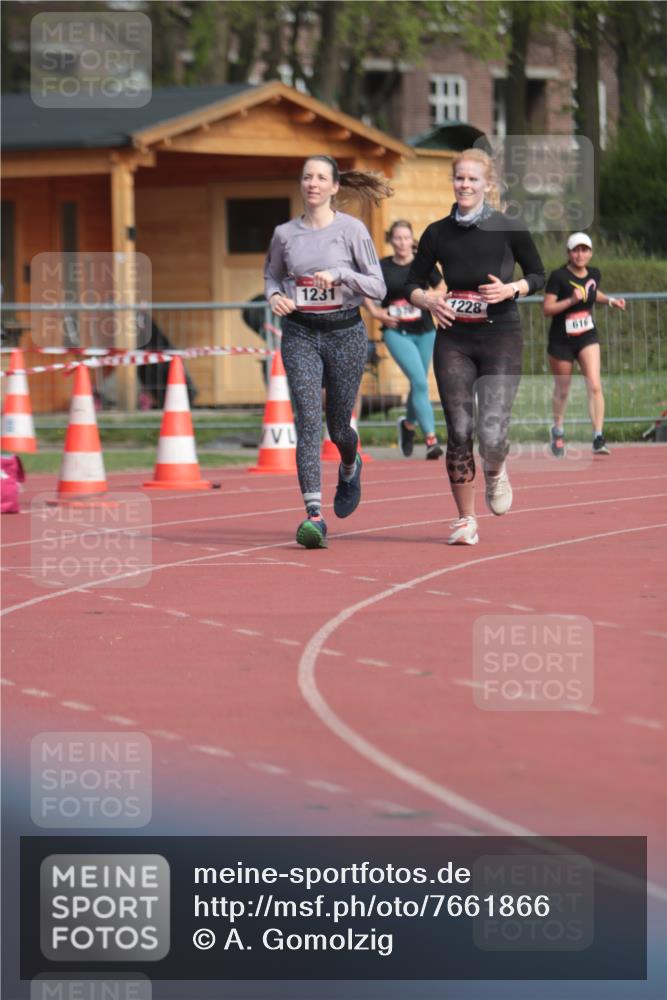 13.04.2025 - Hammer Lauf A. Gomolzig http://msf.ph/oto/7661866 13.04.2025 10:52:48 Ziel 345, 616, 1228, 1231 meine-sportfotos.de