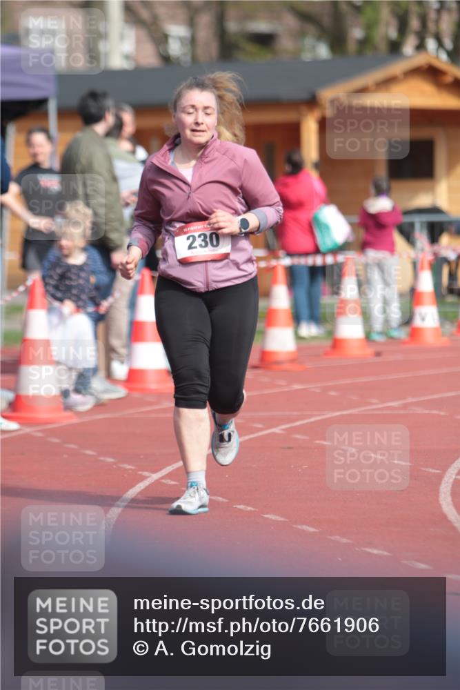 13.04.2025 - Hammer Lauf A. Gomolzig http://msf.ph/oto/7661906 13.04.2025 10:53:03 Ziel 230 meine-sportfotos.de