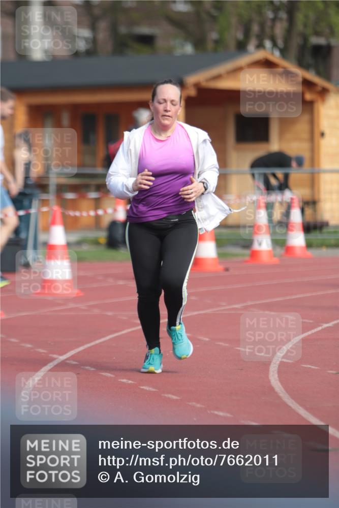 13.04.2025 - Hammer Lauf A. Gomolzig http://msf.ph/oto/7662011 13.04.2025 10:55:02 Ziel 258 meine-sportfotos.de