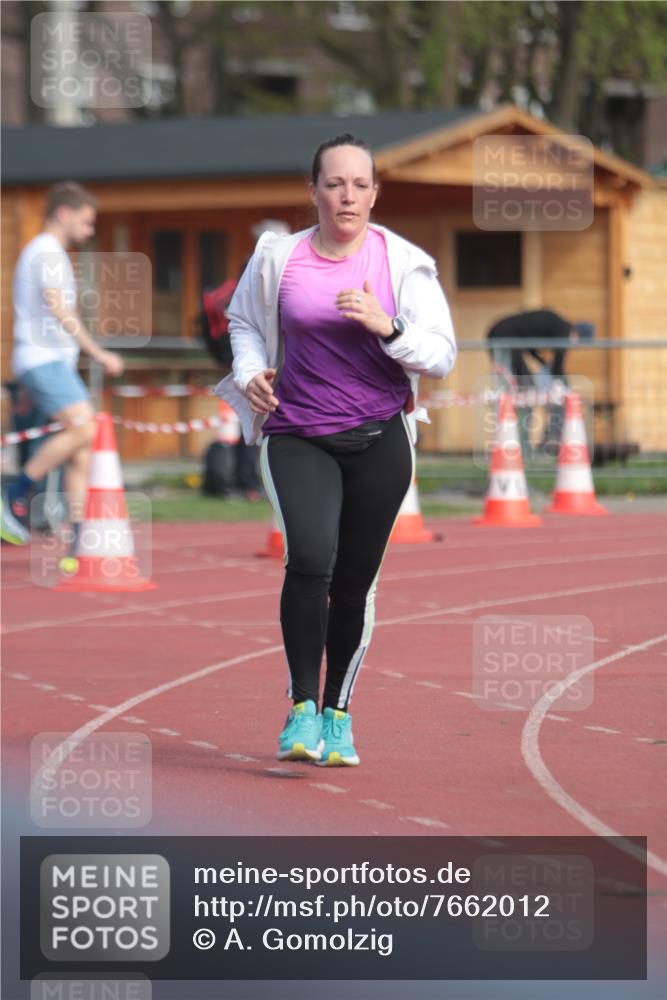 13.04.2025 - Hammer Lauf A. Gomolzig http://msf.ph/oto/7662012 13.04.2025 10:55:02 Ziel 258 meine-sportfotos.de