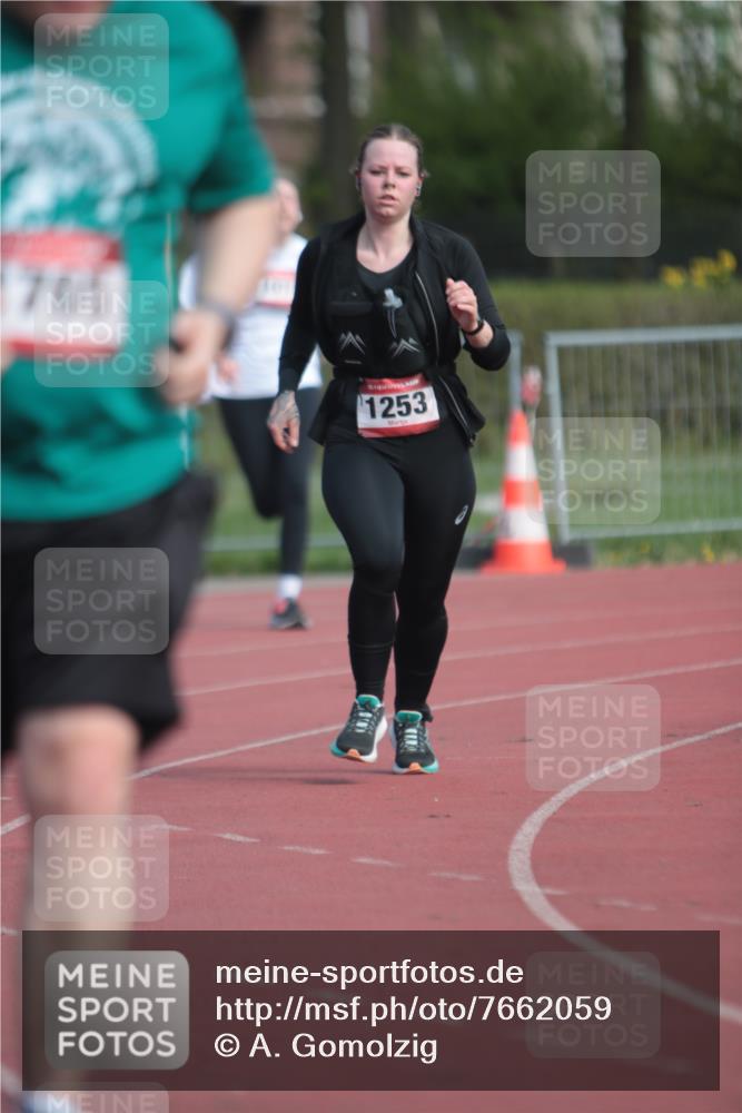 13.04.2025 - Hammer Lauf A. Gomolzig http://msf.ph/oto/7662059 13.04.2025 10:55:48 Ziel 1011 meine-sportfotos.de