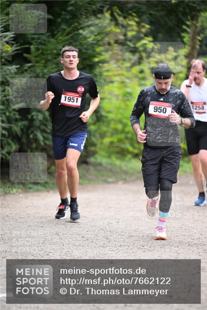 13.04.2025 - Hammer Lauf Dr. Thomas Lammeyer http://msf.ph/oto/7662122 13.04.2025 11:28:38 Laufen 1951, 15, 950, 1258 meine-sportfotos.de