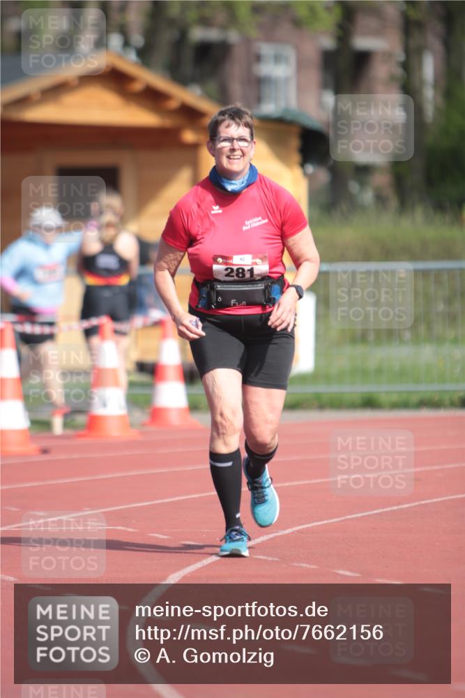 13.04.2025 - Hammer Lauf A. Gomolzig http://msf.ph/oto/7662156 13.04.2025 10:57:03 Ziel 281, 409 meine-sportfotos.de