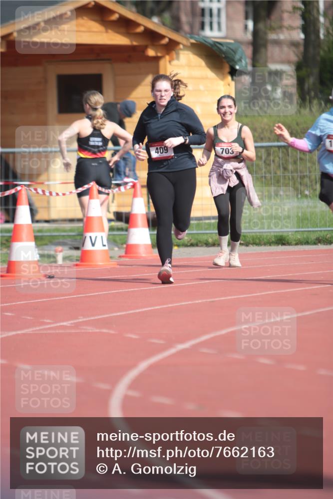 13.04.2025 - Hammer Lauf A. Gomolzig http://msf.ph/oto/7662163 13.04.2025 10:57:07 Ziel 281, 409, 703, 1365 meine-sportfotos.de