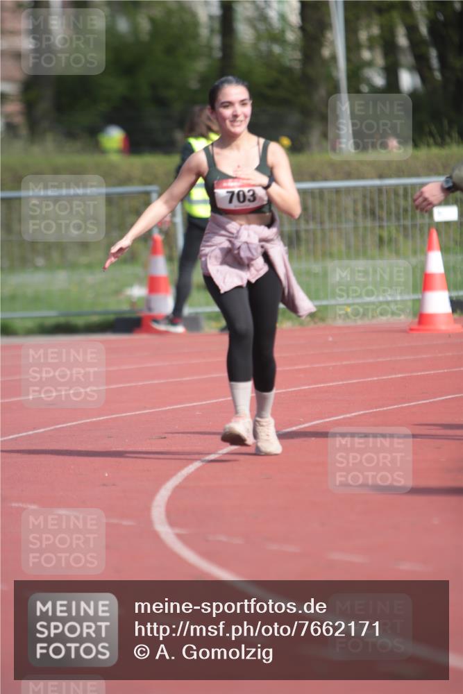 13.04.2025 - Hammer Lauf A. Gomolzig http://msf.ph/oto/7662171 13.04.2025 10:57:11 Ziel 409, 703, 1131, 1365 meine-sportfotos.de