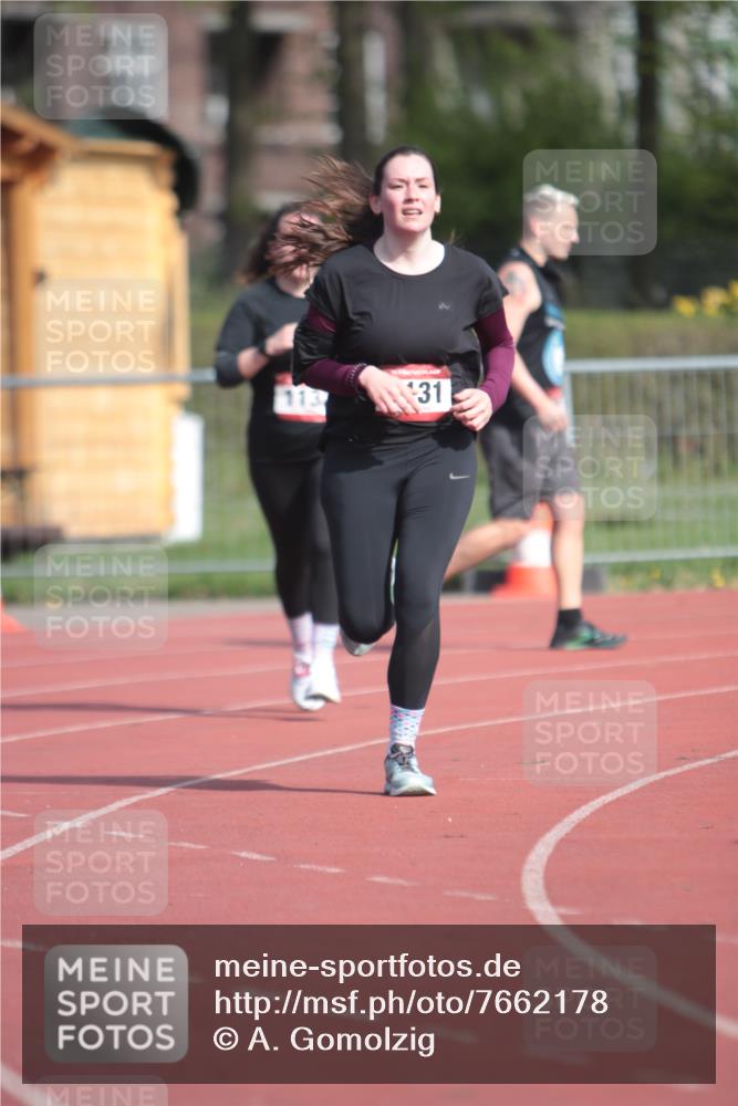 13.04.2025 - Hammer Lauf A. Gomolzig http://msf.ph/oto/7662178 13.04.2025 10:57:16 Ziel 703, 1131, 1132 meine-sportfotos.de