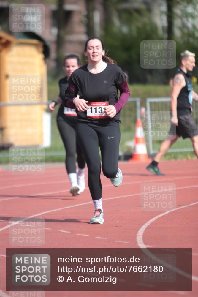 13.04.2025 - Hammer Lauf A. Gomolzig http://msf.ph/oto/7662180 13.04.2025 10:57:16 Ziel 703, 1131, 1132 meine-sportfotos.de