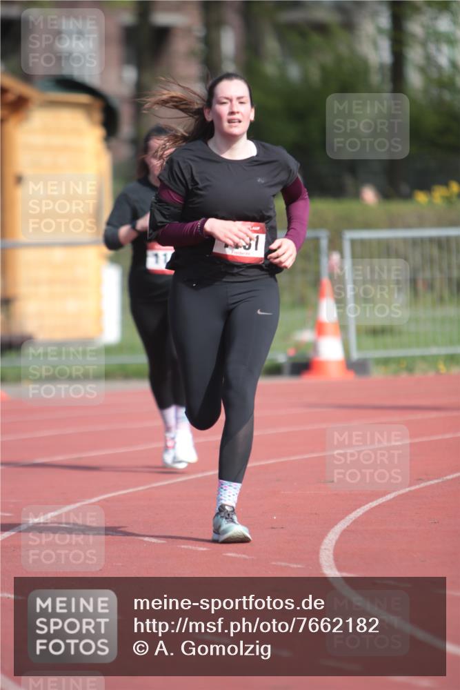 13.04.2025 - Hammer Lauf A. Gomolzig http://msf.ph/oto/7662182 13.04.2025 10:57:16 Ziel 703, 1131, 1132 meine-sportfotos.de