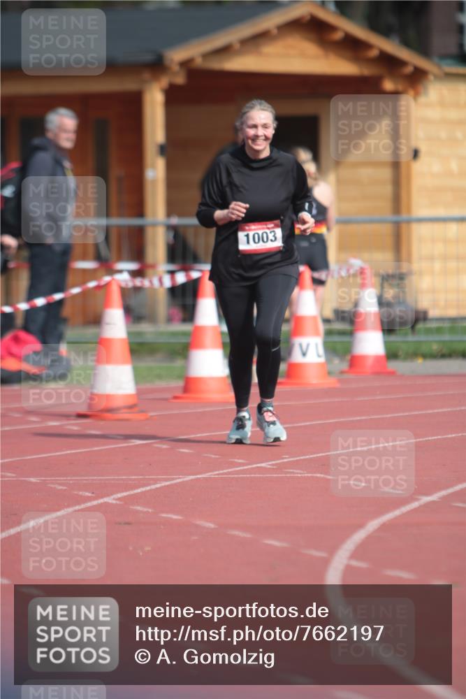 13.04.2025 - Hammer Lauf A. Gomolzig http://msf.ph/oto/7662197 13.04.2025 10:57:42 Ziel 697, 1003 meine-sportfotos.de