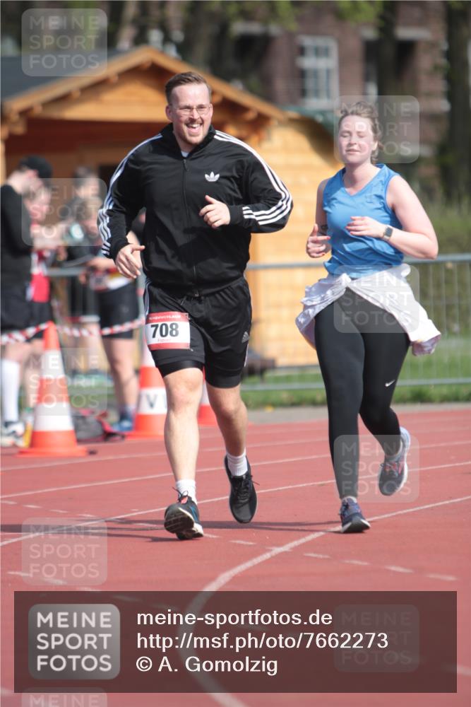 13.04.2025 - Hammer Lauf A. Gomolzig http://msf.ph/oto/7662273 13.04.2025 10:58:40 Ziel 706, 708 meine-sportfotos.de