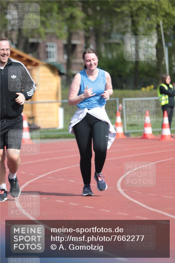 13.04.2025 - Hammer Lauf A. Gomolzig http://msf.ph/oto/7662277 13.04.2025 10:58:43 Ziel 706, 708 meine-sportfotos.de