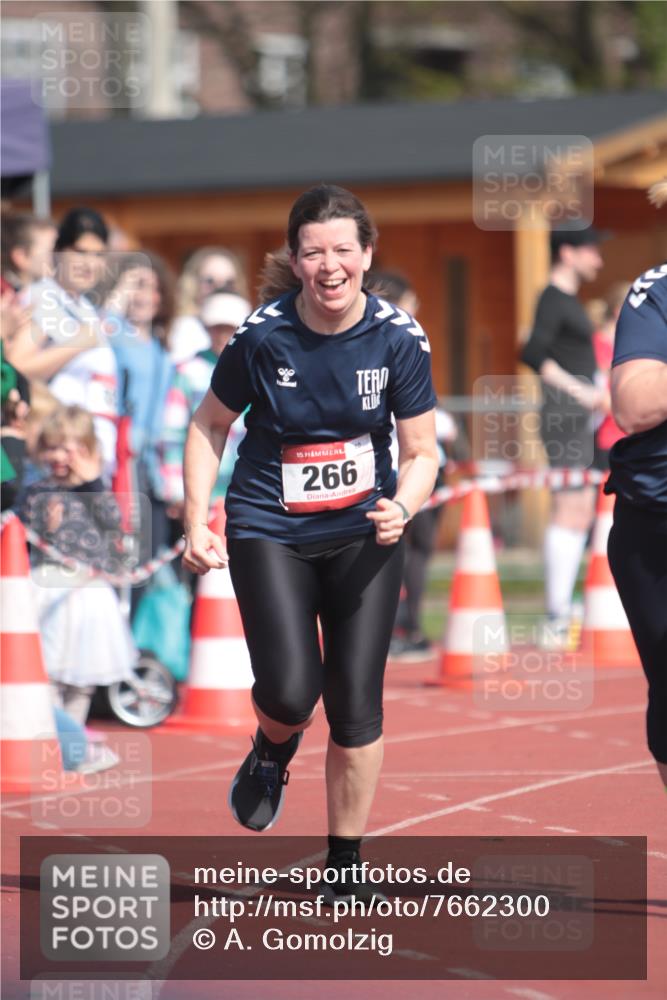 13.04.2025 - Hammer Lauf A. Gomolzig http://msf.ph/oto/7662300 13.04.2025 10:59:43 Ziel 265, 266 meine-sportfotos.de
