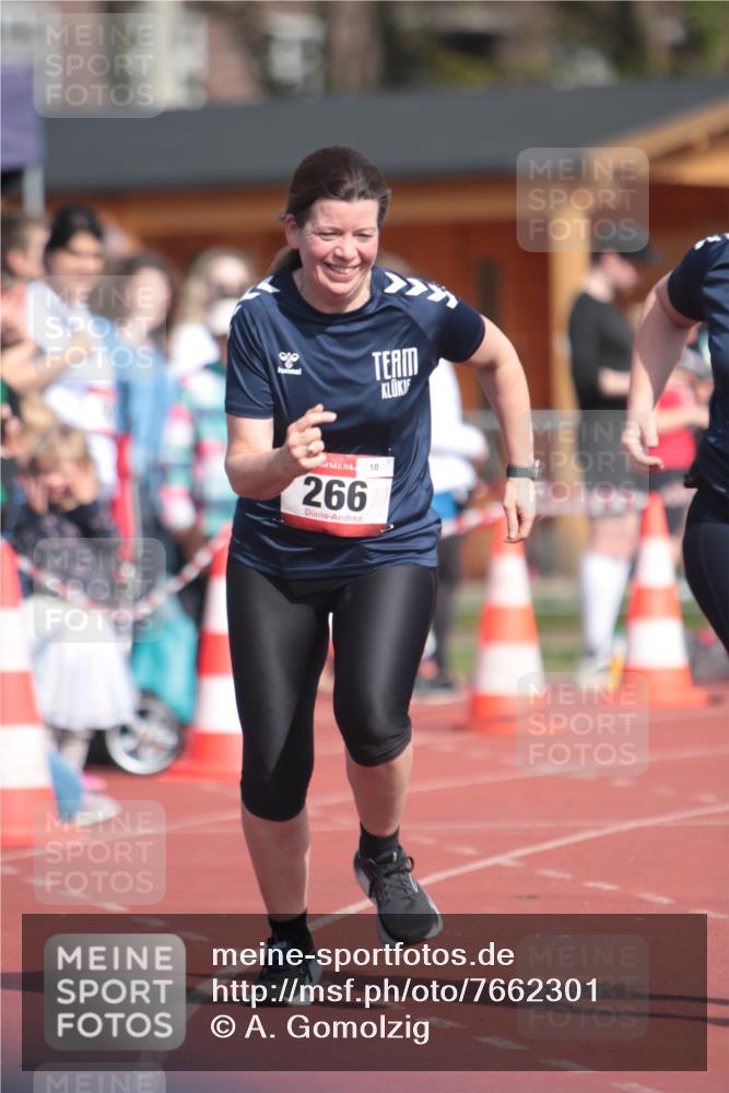 13.04.2025 - Hammer Lauf A. Gomolzig http://msf.ph/oto/7662301 13.04.2025 10:59:43 Ziel 265, 266 meine-sportfotos.de