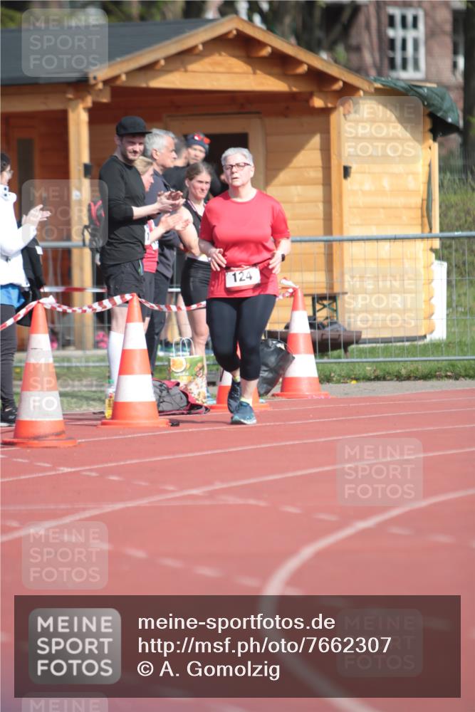 13.04.2025 - Hammer Lauf A. Gomolzig http://msf.ph/oto/7662307 13.04.2025 11:00:14 Ziel 11, 124 meine-sportfotos.de