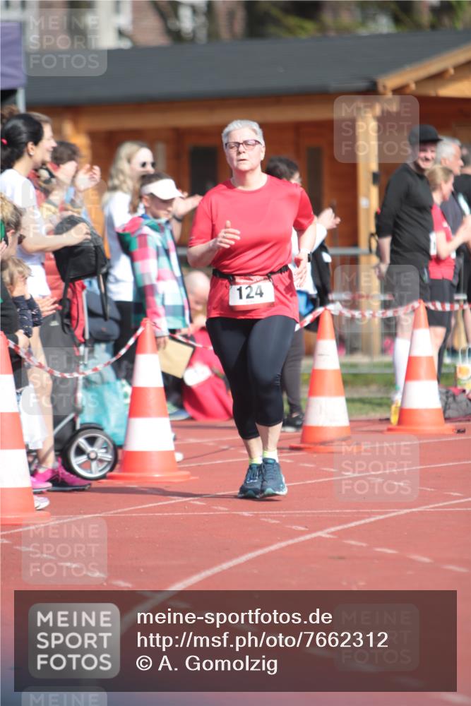 13.04.2025 - Hammer Lauf A. Gomolzig http://msf.ph/oto/7662312 13.04.2025 11:00:17 Ziel 11, 124, 1926 meine-sportfotos.de