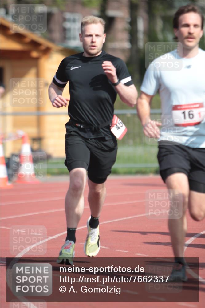 13.04.2025 - Hammer Lauf A. Gomolzig http://msf.ph/oto/7662337 13.04.2025 11:00:30 Ziel 12, 13, 16, 133, 227, 233, 306, 312, 340, 452, 481, 483, 485, 492, 493, 559, 643, 770, 995, 1028, 1044, 1049, 1151, 1173, 1174, 1257, 1303, 1727, 1783, 1804, 1835, 1837, 1923, 1937, 1958, 1965 meine-sportfotos.de