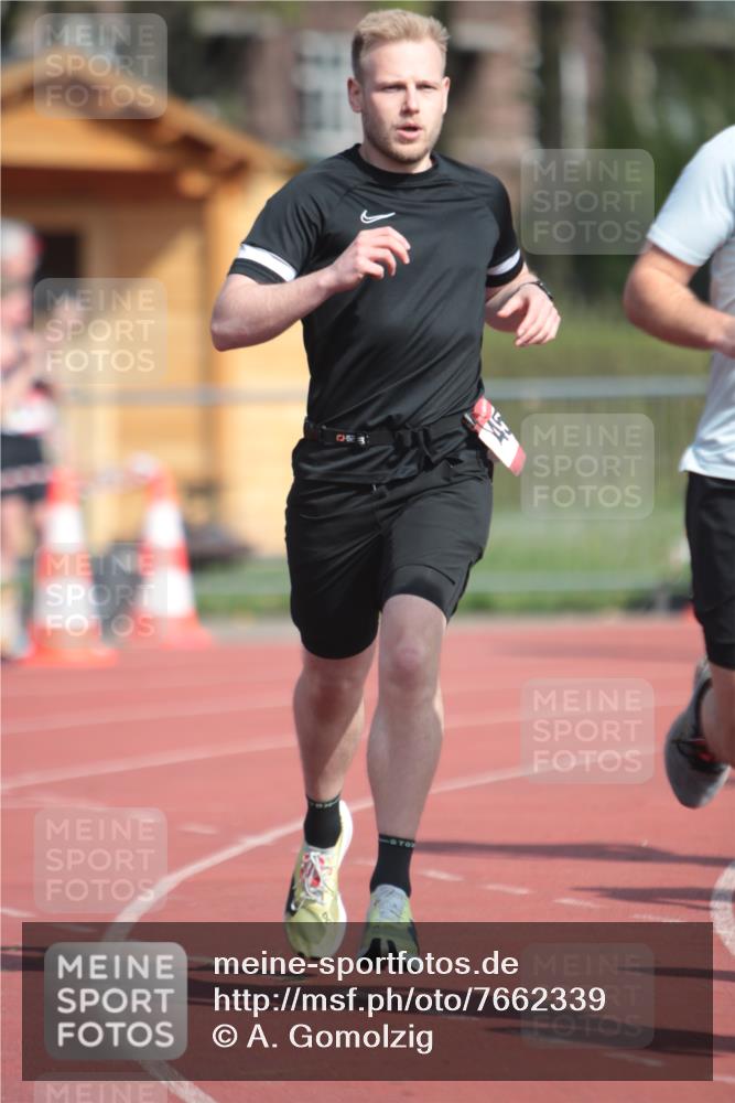 13.04.2025 - Hammer Lauf A. Gomolzig http://msf.ph/oto/7662339 13.04.2025 11:00:30 Ziel 12, 13, 16, 133, 227, 233, 306, 312, 340, 452, 481, 483, 485, 492, 493, 559, 643, 770, 995, 1028, 1044, 1049, 1151, 1173, 1174, 1257, 1303, 1727, 1783, 1804, 1835, 1837, 1923, 1937, 1958, 1965 meine-sportfotos.de