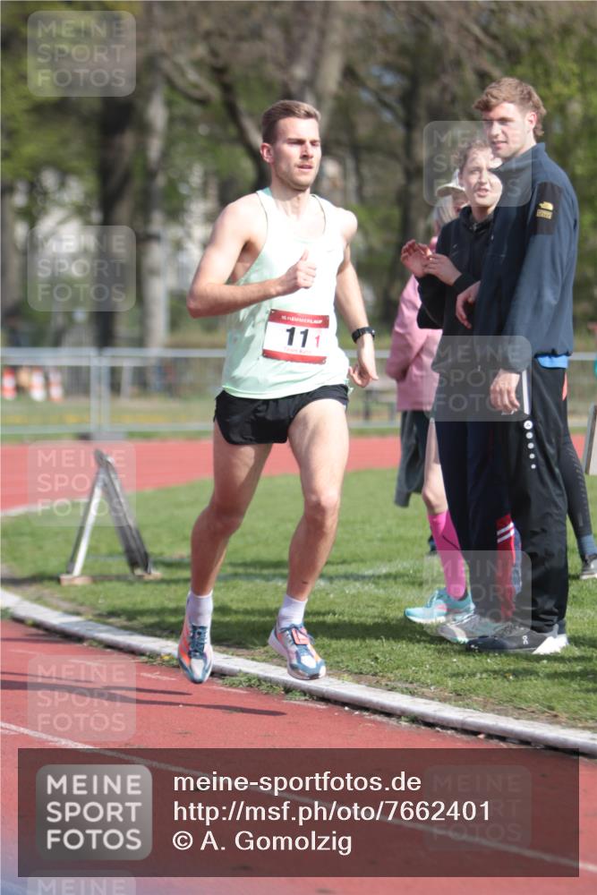 13.04.2025 - Hammer Lauf A. Gomolzig http://msf.ph/oto/7662401 13.04.2025 11:01:37 Ziel 1926 meine-sportfotos.de