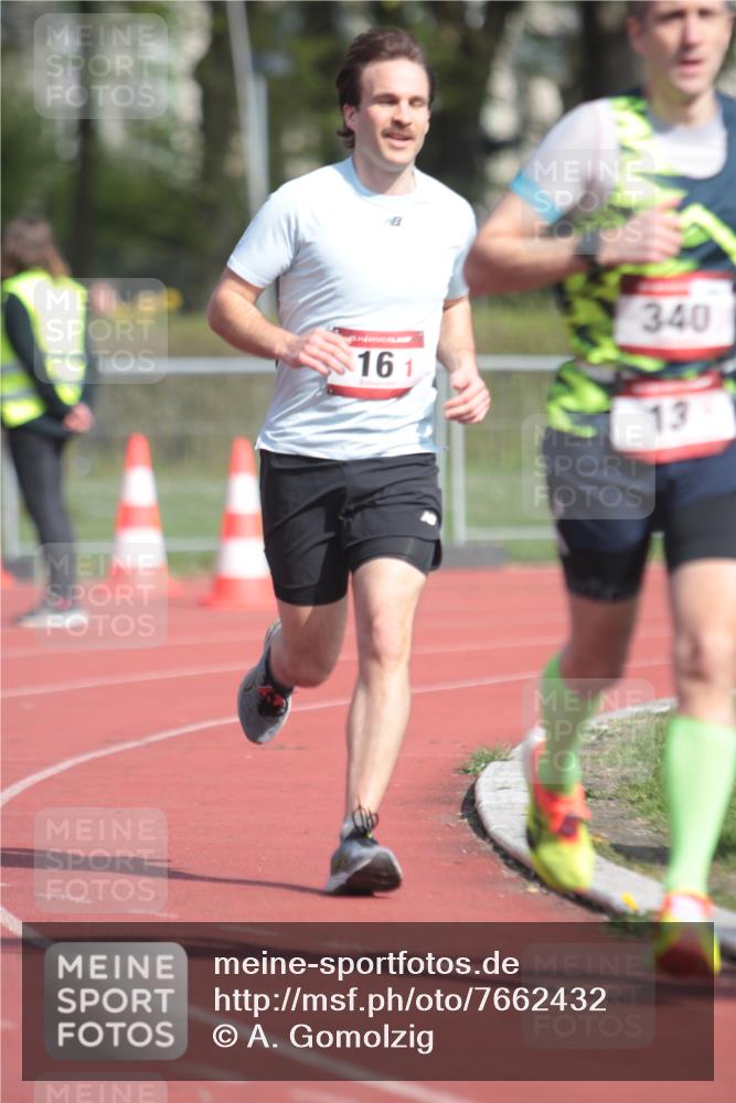 13.04.2025 - Hammer Lauf A. Gomolzig http://msf.ph/oto/7662432 13.04.2025 11:01:57 Ziel 13, 16, 340, 452, 633, 1151, 1937 meine-sportfotos.de