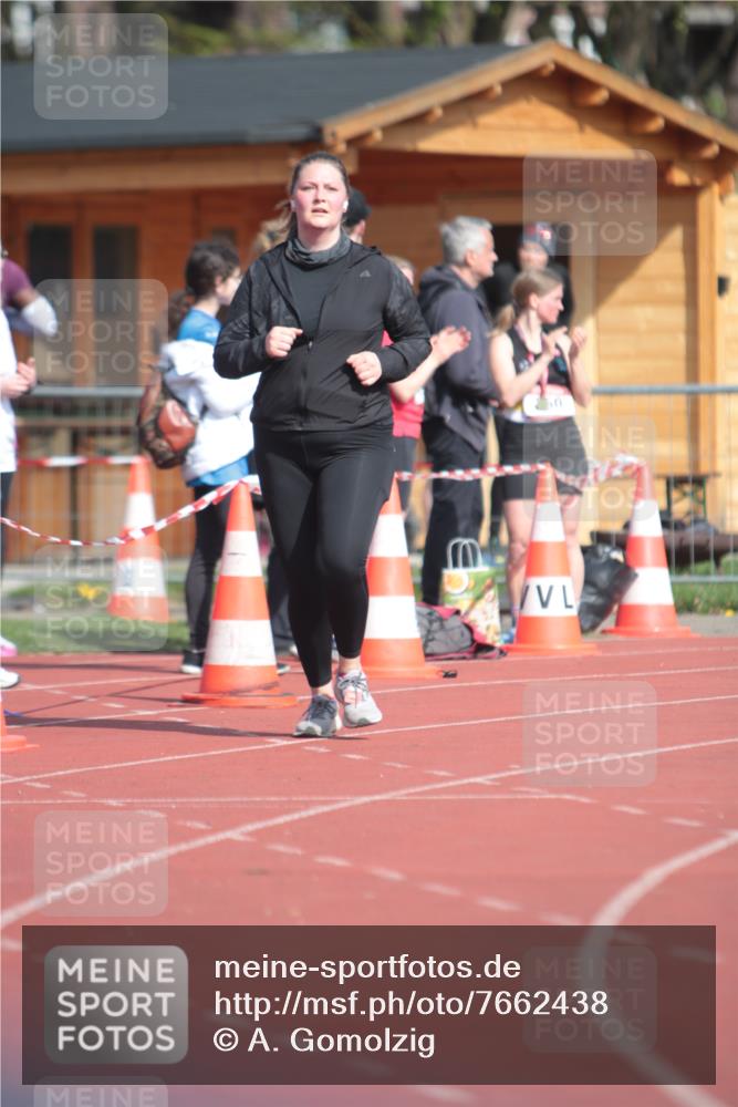 13.04.2025 - Hammer Lauf A. Gomolzig http://msf.ph/oto/7662438 13.04.2025 11:02:01 Ziel 452, 633, 643, 698, 770, 1151, 1837, 1937, 1958 meine-sportfotos.de