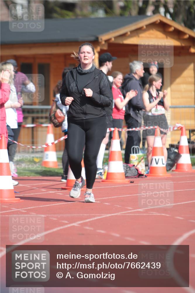 13.04.2025 - Hammer Lauf A. Gomolzig http://msf.ph/oto/7662439 13.04.2025 11:02:02 Ziel 452, 633, 643, 698, 770, 1151, 1837, 1937, 1958 meine-sportfotos.de