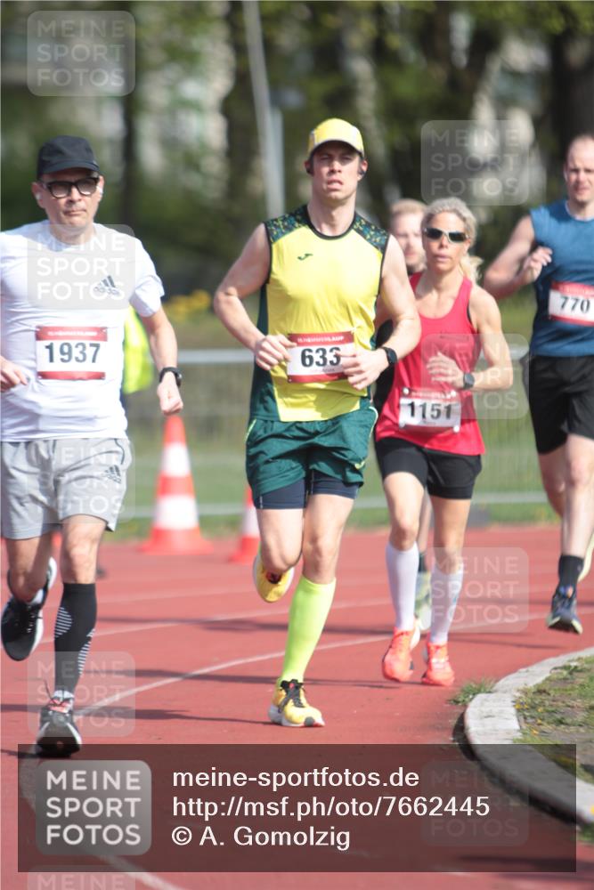 13.04.2025 - Hammer Lauf A. Gomolzig http://msf.ph/oto/7662445 13.04.2025 11:02:03 Ziel 452, 633, 643, 698, 770, 1044, 1151, 1837, 1937, 1958 meine-sportfotos.de