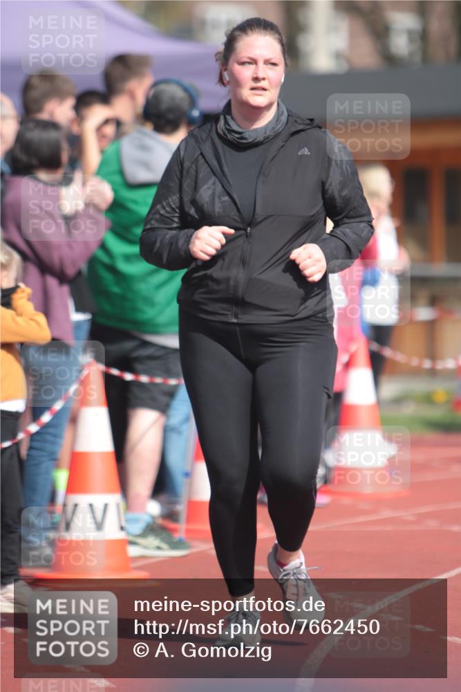 13.04.2025 - Hammer Lauf A. Gomolzig http://msf.ph/oto/7662450 13.04.2025 11:02:05 Ziel 452, 633, 643, 698, 770, 1044, 1151, 1837, 1937, 1958 meine-sportfotos.de