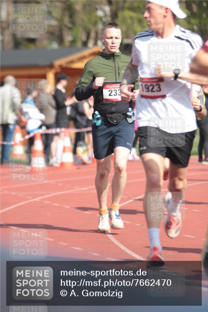13.04.2025 - Hammer Lauf A. Gomolzig http://msf.ph/oto/7662470 13.04.2025 11:02:19 Ziel 12, 14, 112, 227, 233, 306, 475, 483, 492, 493, 995, 1173, 1174, 1303, 1727, 1783, 1804, 1923, 1965 meine-sportfotos.de