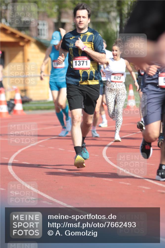 13.04.2025 - Hammer Lauf A. Gomolzig http://msf.ph/oto/7662493 13.04.2025 11:02:32 Ziel 9, 18, 170, 188, 579, 588, 609, 628, 670, 730, 945, 1049, 1139, 1184, 1371, 1898, 1940 meine-sportfotos.de