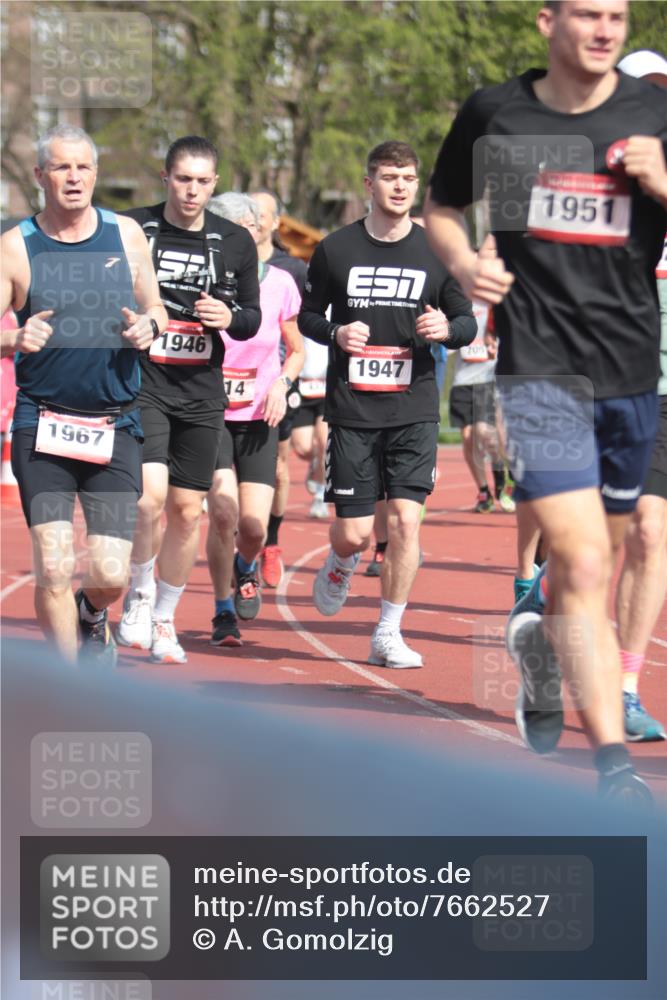 13.04.2025 - Hammer Lauf A. Gomolzig http://msf.ph/oto/7662527 13.04.2025 11:02:54 Ziel 103, 232, 313, 384, 414, 432, 444, 617, 705, 738, 917, 923, 929, 1002, 1267, 1341, 1375, 1819, 1899, 1921, 1946, 1947, 1951 meine-sportfotos.de