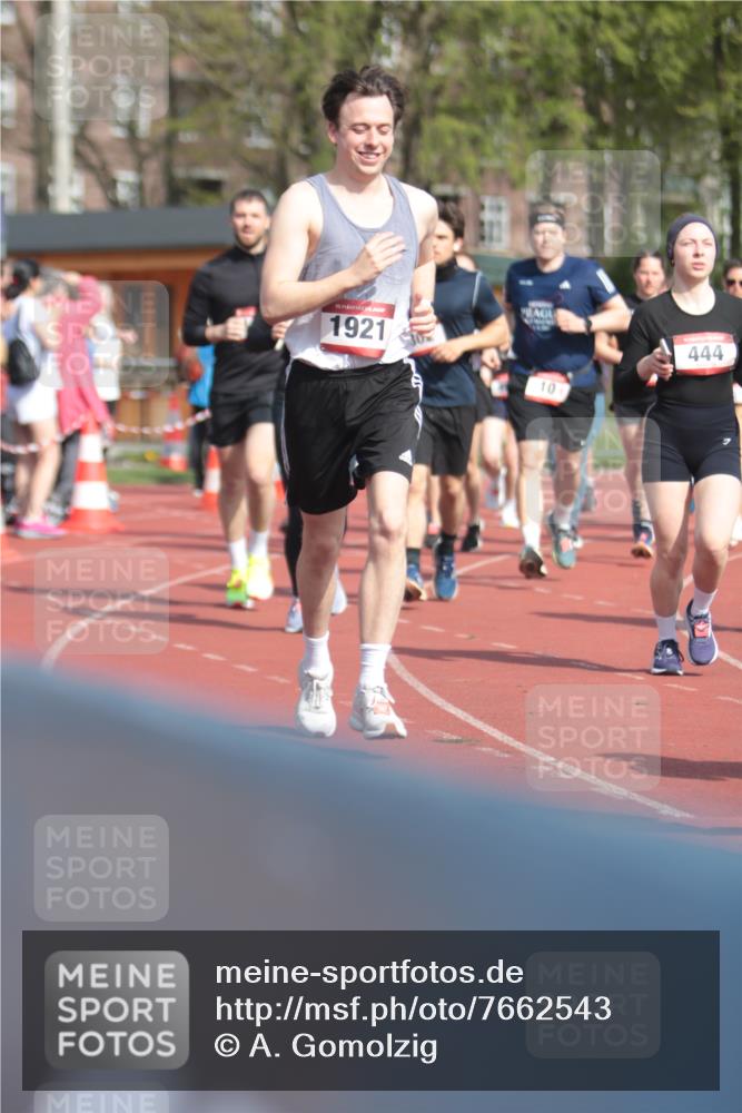 13.04.2025 - Hammer Lauf A. Gomolzig http://msf.ph/oto/7662543 13.04.2025 11:03:01 Ziel 3, 7, 10, 109, 193, 302, 444, 524, 599, 615, 617, 669, 738, 897, 1051, 1086, 1375, 1776, 1808, 1897, 1921, 1931 meine-sportfotos.de