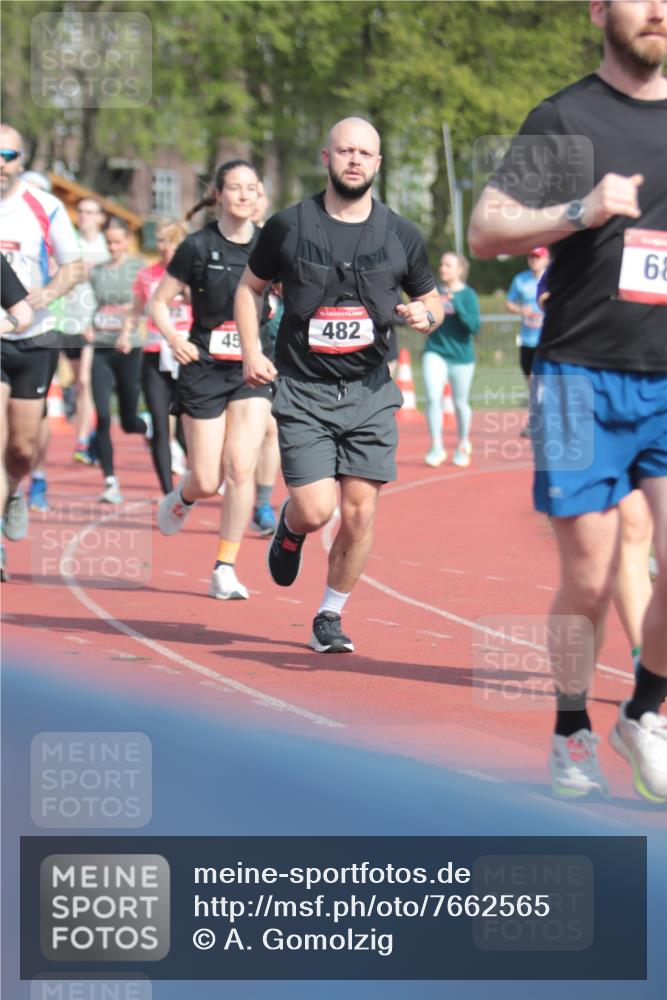13.04.2025 - Hammer Lauf A. Gomolzig http://msf.ph/oto/7662565 13.04.2025 11:03:12 Ziel 2, 4, 8, 19, 174, 187, 251, 252, 287, 320, 334, 378, 459, 481, 482, 506, 552, 571, 572, 614, 685, 736, 1125, 1331, 1344, 1772, 1810, 1926, 1948 meine-sportfotos.de