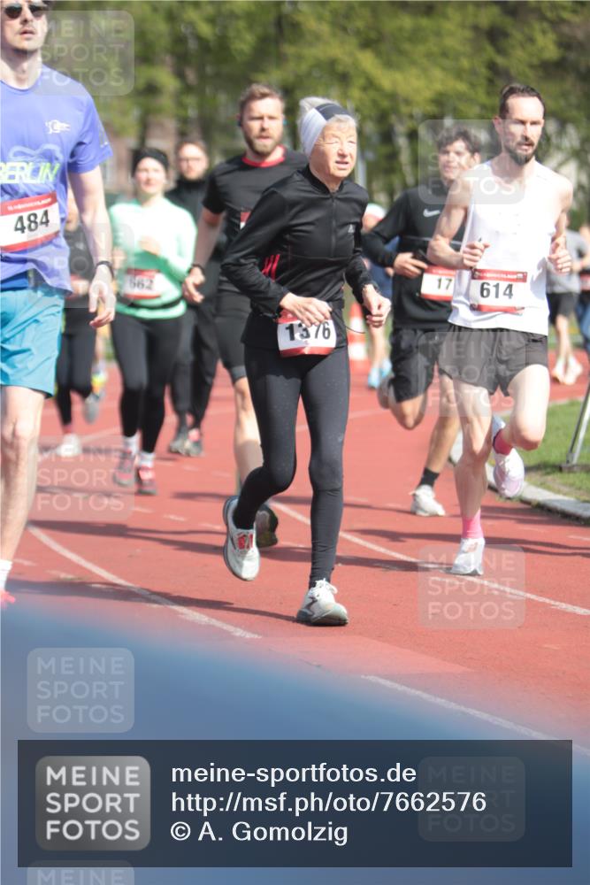 13.04.2025 - Hammer Lauf A. Gomolzig http://msf.ph/oto/7662576 13.04.2025 11:03:23 Ziel 13, 16, 17, 167, 191, 231, 340, 456, 474, 484, 502, 548, 662, 817, 818, 1103, 1376, 1768, 1939, 1945 meine-sportfotos.de