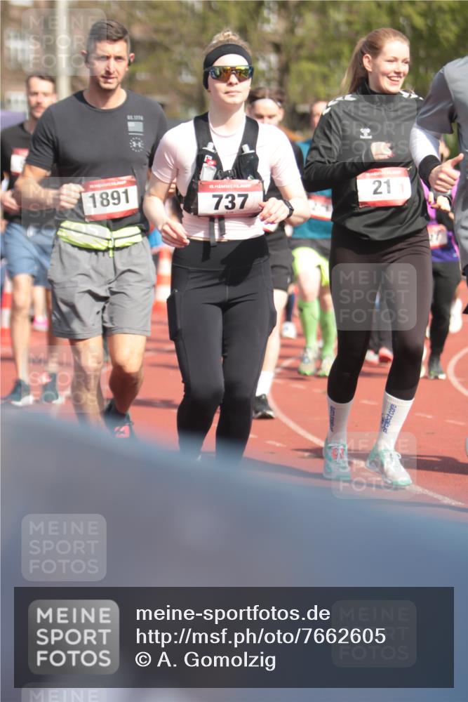 13.04.2025 - Hammer Lauf A. Gomolzig http://msf.ph/oto/7662605 13.04.2025 11:03:37 Ziel 20, 21, 119, 172, 173, 177, 271, 319, 327, 426, 442, 452, 476, 479, 566, 633, 737, 858, 1151, 1702, 1802, 1891, 1937, 1950, 1958 meine-sportfotos.de