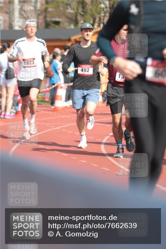 13.04.2025 - Hammer Lauf A. Gomolzig http://msf.ph/oto/7662639 13.04.2025 11:04:03 Ziel 233, 433, 434, 475, 483, 485, 492, 493, 604, 995, 1165, 1166, 1167, 1303, 1727, 1835, 1923, 1965 meine-sportfotos.de