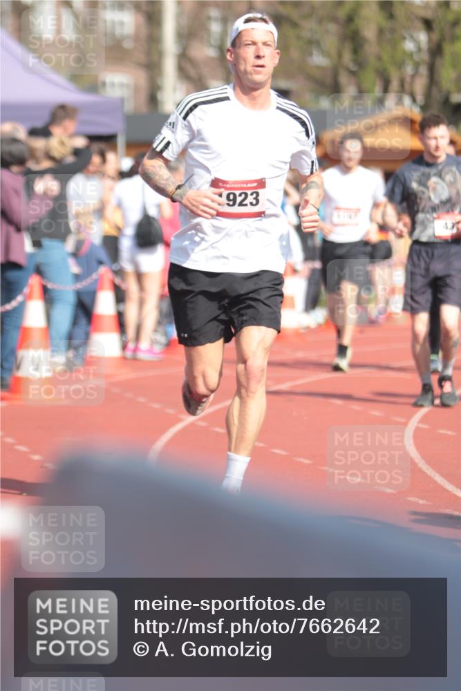 13.04.2025 - Hammer Lauf A. Gomolzig http://msf.ph/oto/7662642 13.04.2025 11:04:04 Ziel 233, 433, 434, 475, 483, 492, 493, 995, 1165, 1166, 1167, 1303, 1727, 1835, 1923, 1965 meine-sportfotos.de