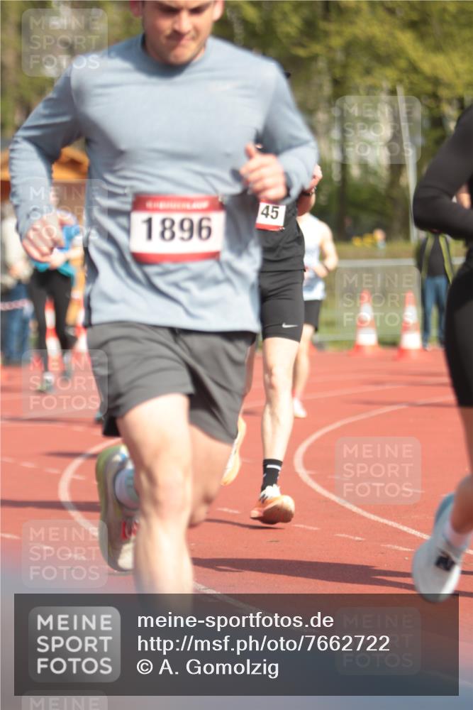 13.04.2025 - Hammer Lauf A. Gomolzig http://msf.ph/oto/7662722 13.04.2025 11:04:50 Ziel 1, 178, 313, 322, 384, 630, 654, 693, 704, 929, 986, 1002, 1267, 1900, 1930 meine-sportfotos.de